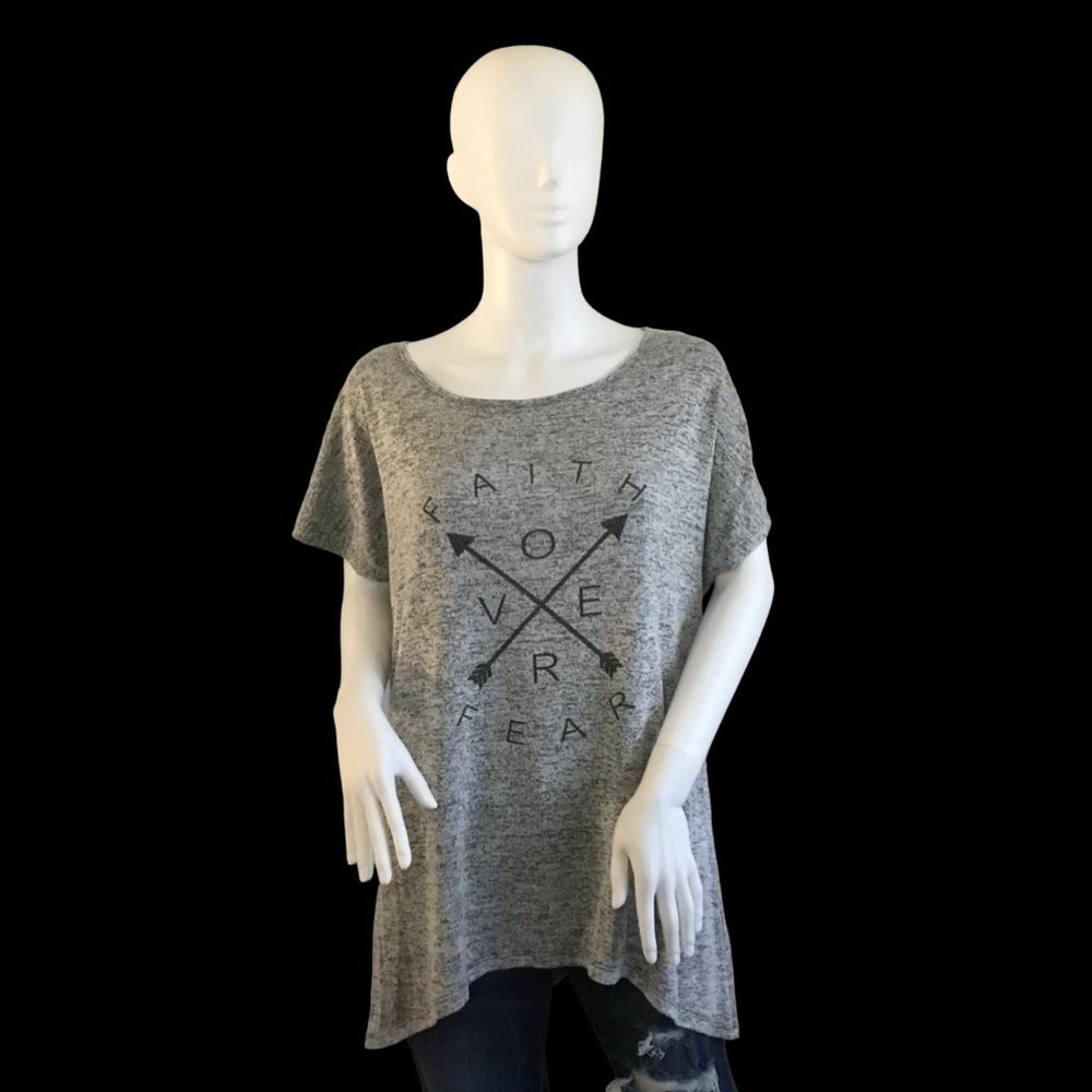 Faith Tunic Top Ladies Size Large "Faith Over Fear" Arrows Short Sleeve